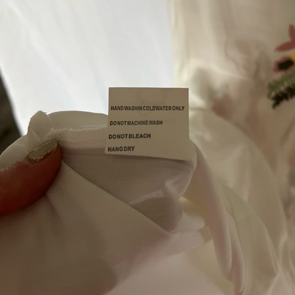 NWT Solitaire Embroidered Tunic Top V-Neck Roll Tab Sleeves Floral Multicolor, M - Picture 7 of 7